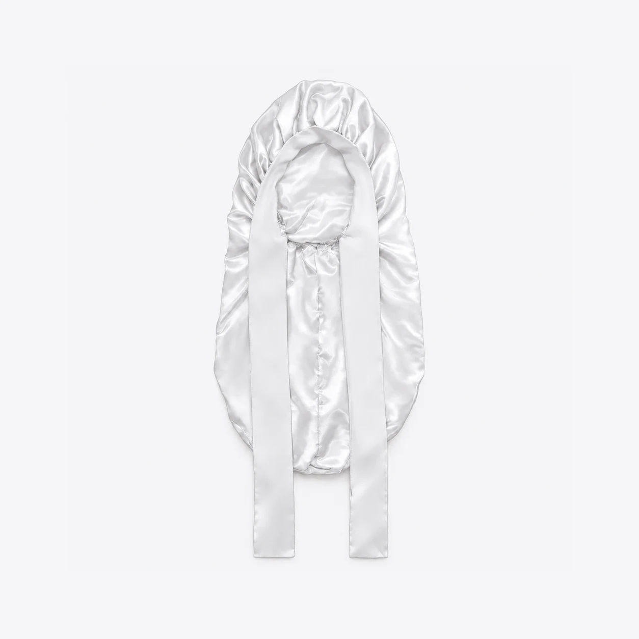 Long bonnet with strap